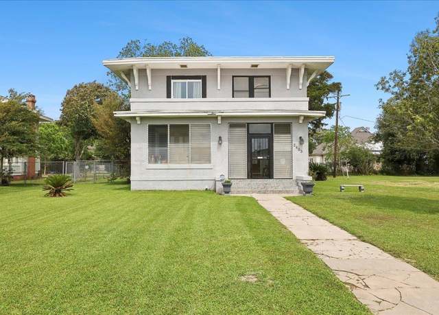 Property at 2403 Lakeshore Dr, Port Arthur, TX 77640, 3 beds, 1.5 baths