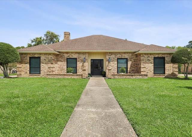 Property at 4640 Elmhurst Dr, Beaumont, TX 77706, 4 beds, 2.5 baths
