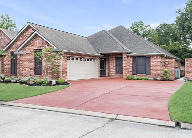 Property at 2 Waterford Gardens Dr, Orange, TX 77630, 3 beds, 2 baths