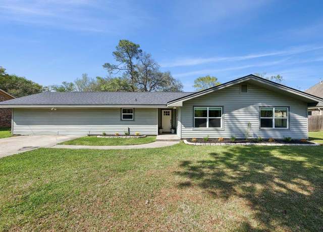 Property at 313 Devillier St, Bridge City, TX 77611, 4 beds, 2 baths