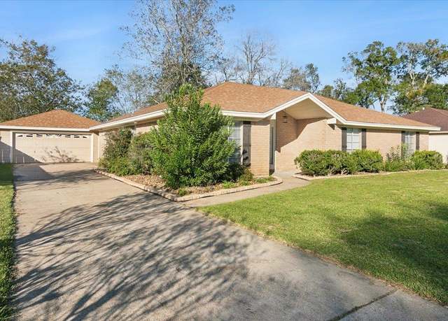Property at 6750 Linkwood St, Beaumont, TX 77706, 4 beds, 2.5 baths