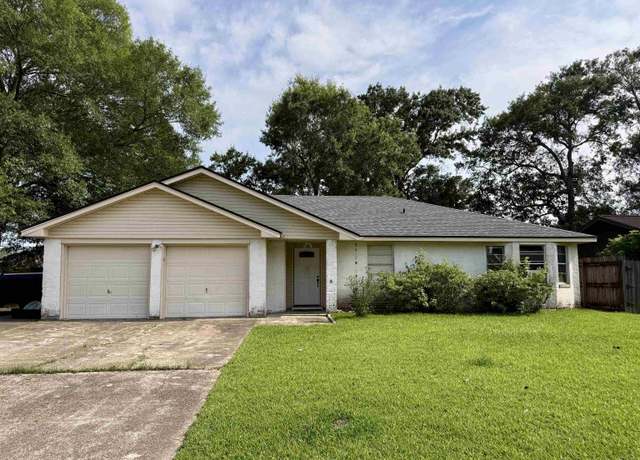 Property at 60 Heritage Dr, Vidor, TX 77662, 3 beds, 2 baths