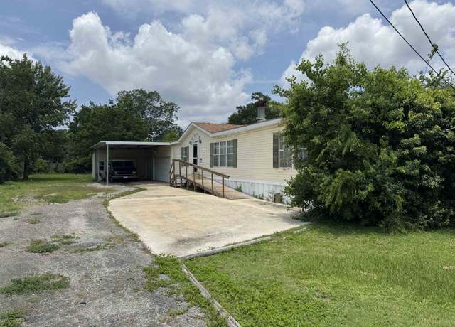 Property at 134 1st Ave, Nederland, TX 77627, 3 beds, 3 baths