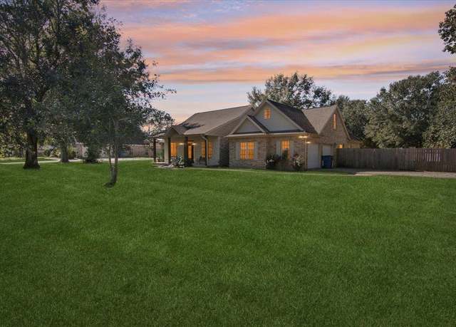 Property at 1095 Magnolia Trce, Silsbee, TX 77656, 3 beds, 3 baths
