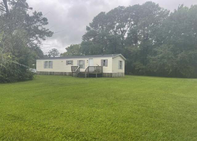Property at 3774 Elk Dr, Orange, TX 77630, 2 beds, 2 baths