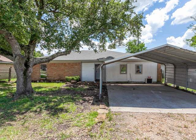 Property at 10 Parkland St, Bridge City, TX 77611, 4 beds, 2 baths