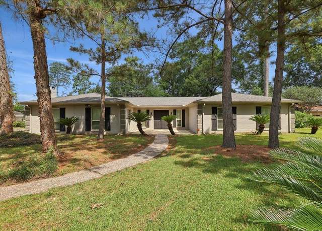 Property at 1385 Fenwick Cir, Beaumont, TX 77706, 4 beds, 2.5 baths