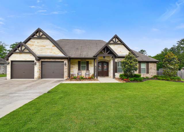 Property at 131 Oakdale, Silsbee, TX 77656, 3 beds, 2.5 baths