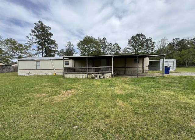 Property at 2830 Shady Oak Dr, Silsbee, TX 77656, 3 beds, 2 baths