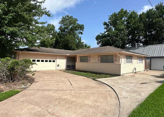 Property at 2316 Manley Cir, Orange, TX 77630, 3 beds, 1.5 baths