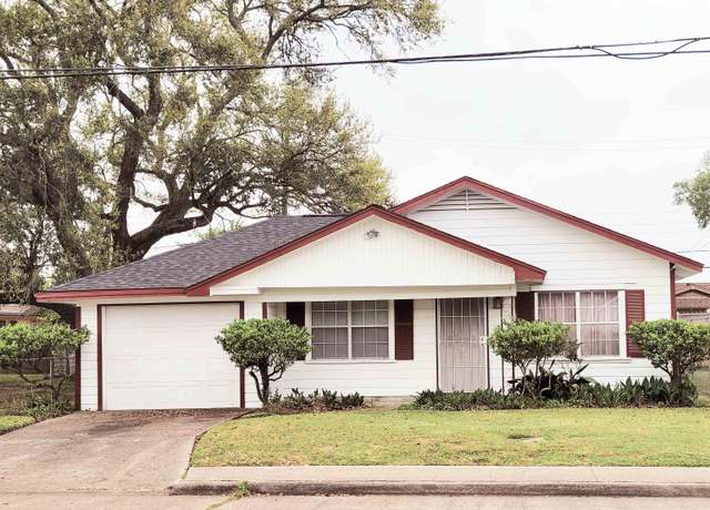 Property at 3065 Sarah St, Beaumont, TX 77705, 2 beds, 1 bath