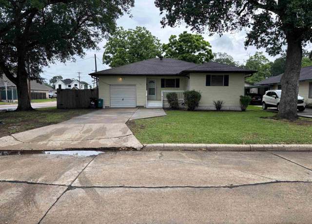Property at 1001 Macarthur Dr, Port Neches, TX 77651, 3 beds, 1 bath