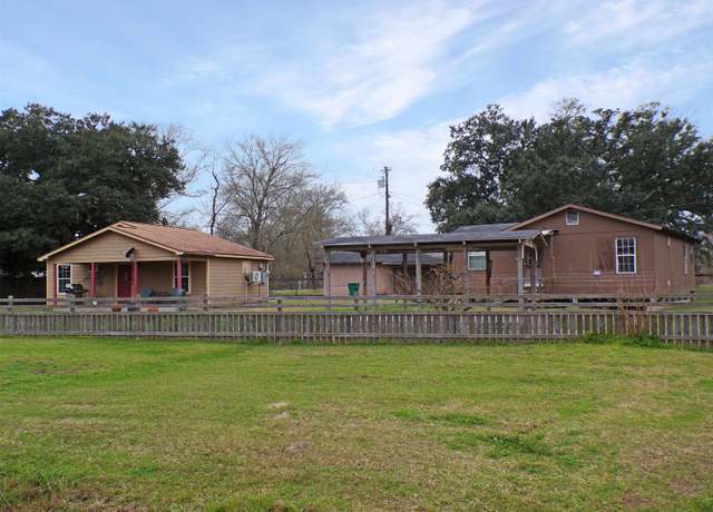 Property at 2318 Riverside Dr, Orange, TX 77630, 3 beds