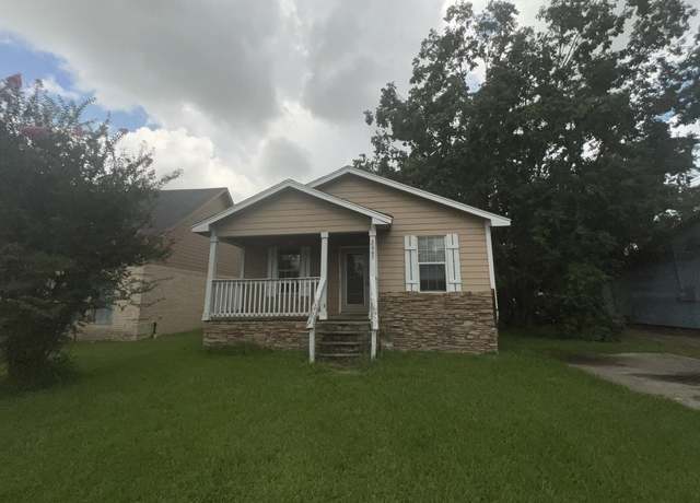 Property at 2007 Queen Ave, Nederland, TX 77627, 3 beds, 2 baths