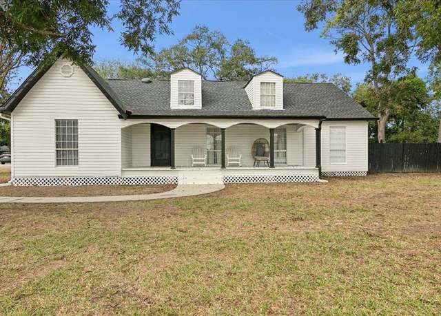 Property at 3224 Avenue H, Nederland, TX 77627, 4 beds, 3 baths