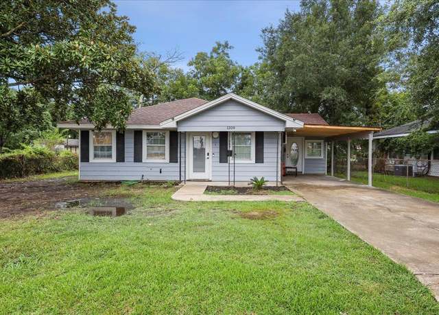 Property at 1209 Cordrey Ave, Orange, TX 77630, 3 beds, 2 baths