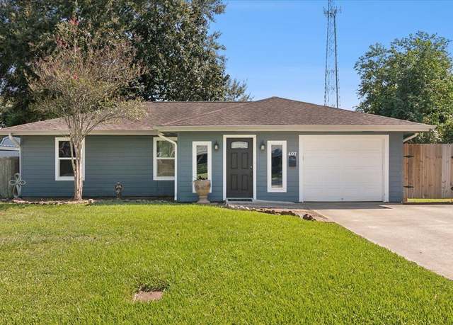 Property at 407 Crescent Dr, Bridge City, TX 77611, 3 beds, 1.5 baths