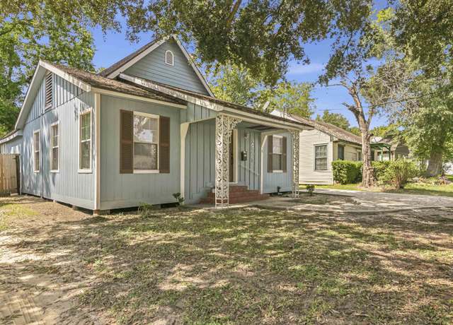 Property at 2505 W Lucas Dr, Beaumont, TX 77706, 4 beds, 2 baths