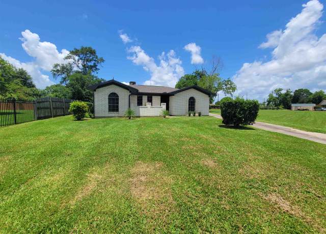 Property at 4410 Fortune Ln, Beaumont, TX 77705, 3 beds, 2.5 baths