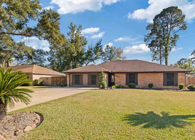 Property at 5225 Wildwood Dr, Beaumont, TX 77708, 3 beds, 2 baths