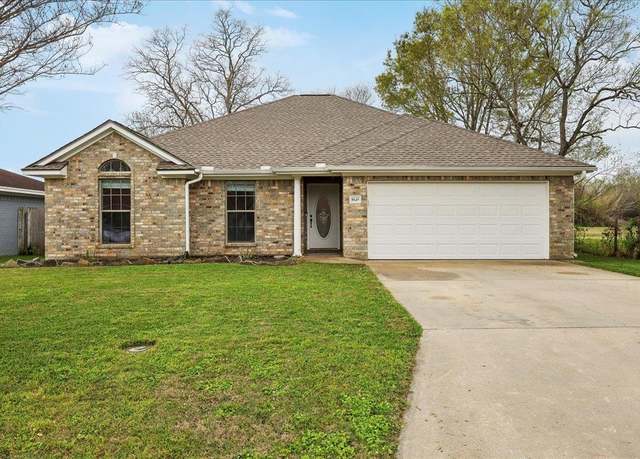 Property at 8645 Westchase Dr, Beaumont, TX 77707, 3 beds, 2 baths