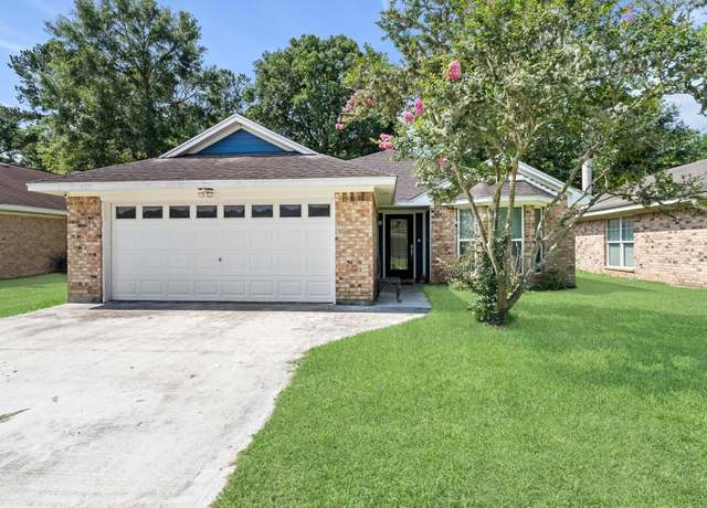 Property at 12945 Westchester Ln, Beaumont, TX 77713, 3 beds, 2 baths