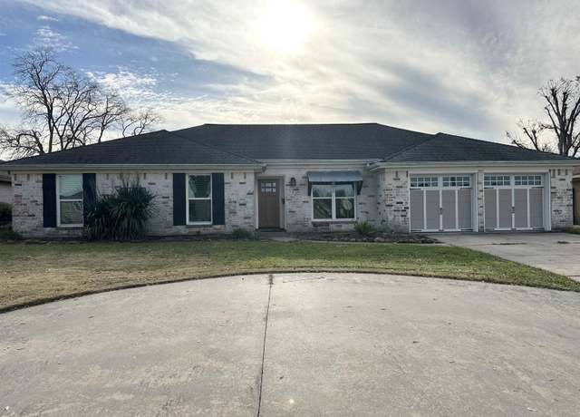 Property at 637 Ridgewood Dr, Port Neches, TX 77651, 4 beds, 2 baths