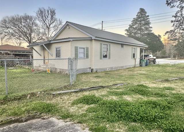 Property at 5115 N Main St, Vidor, TX 77662, 2 beds, 1 bath