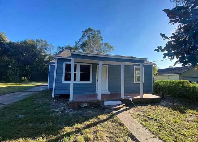 Property at 1303 S Hart Ave, Orange, TX 77630, 4 beds, 2 baths
