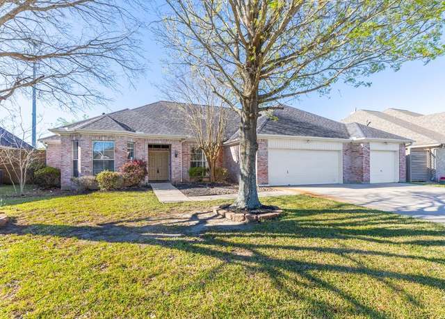 Property at 6235 Gracemount Ln, Beaumont, TX 77706, 5 beds, 3 baths