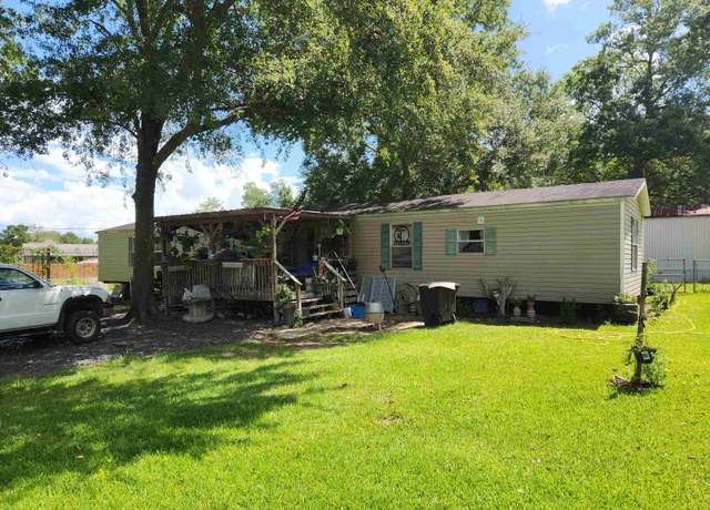 Property at 860 Pine, Vidor, TX 77662, 3 beds, 2 baths