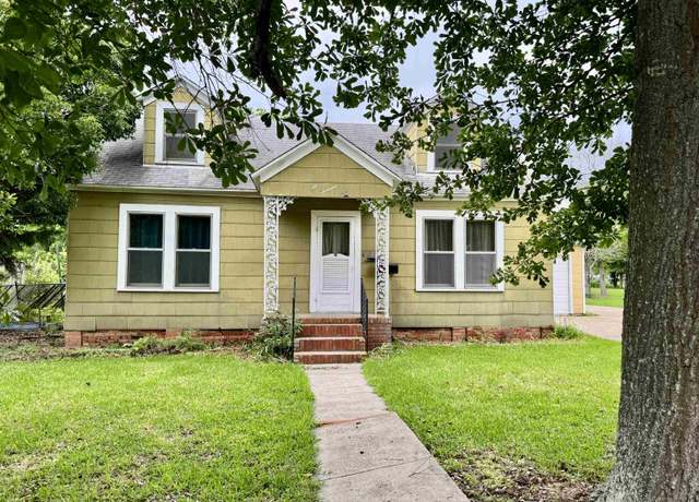 Property at 6001 Smith St, Groves, TX 77619, 3 beds, 1 bath