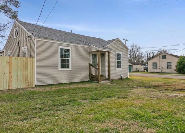 Property at 1895 Delaware St, Beaumont, TX 77703, 3 beds, 1 bath