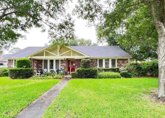 Property at 3948 Cobblestone Ln, Port Arthur, TX 77642, 4 beds, 2 baths