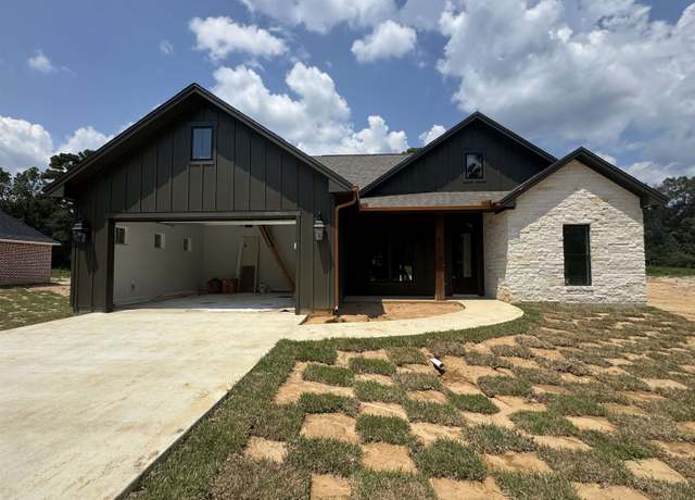 Property at 835 Strickland, Vidor, TX 77662, 3 beds, 2 baths