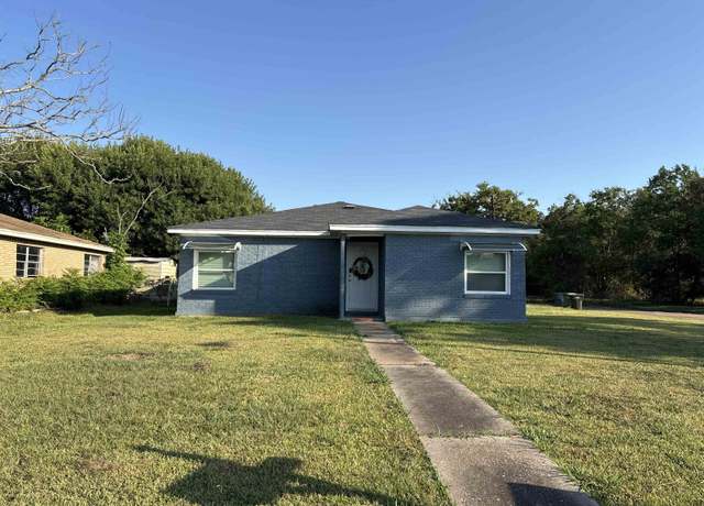 Property at 300 Drummond St, Port Arthur, TX 77640, 3 beds, 1 bath