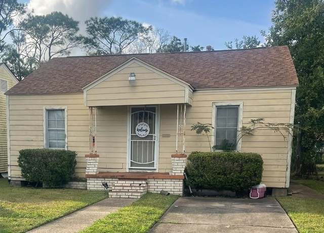 Property at 1433 W 5th St, Port Arthur, TX 77640, 3 beds, 1 bath