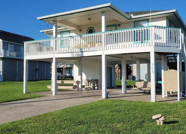 Property at 942 Gateway, Crystal Beach, TX 77650, 2 beds, 1 bath