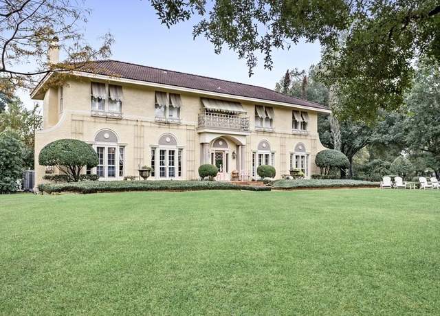 Property at 103 W Caldwood Dr, Beaumont, TX 77707, 5 beds, 3.5 baths