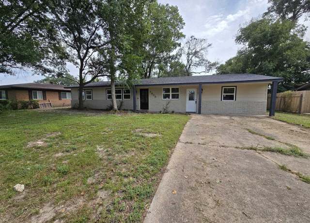 Property at 3435 Kenwood Dr, Beaumont, TX 77706, 4 beds, 2 baths