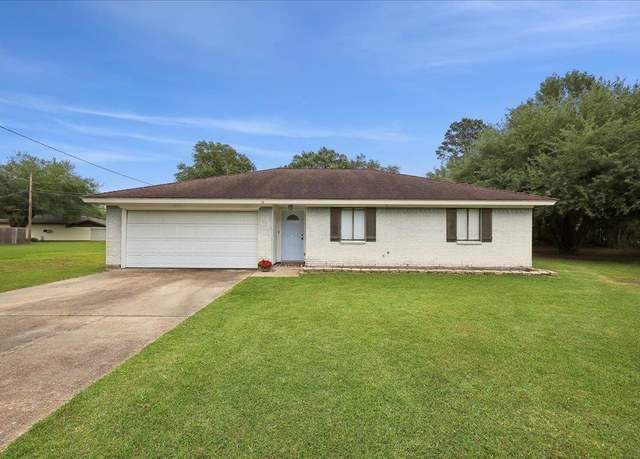 Property at 365 White Oak Trl, Bridge City, TX 77611, 3 beds, 1.5 baths