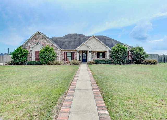 Property at 601 Continental Dr, Bridge City, TX 77611, 4 beds, 3 baths
