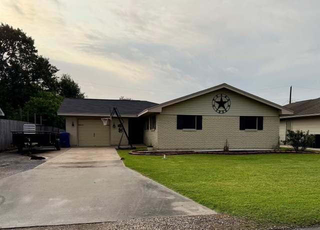 Property at 2617 Hampton Ln, Port Neches, TX 77615, 3 beds, 1.5 baths