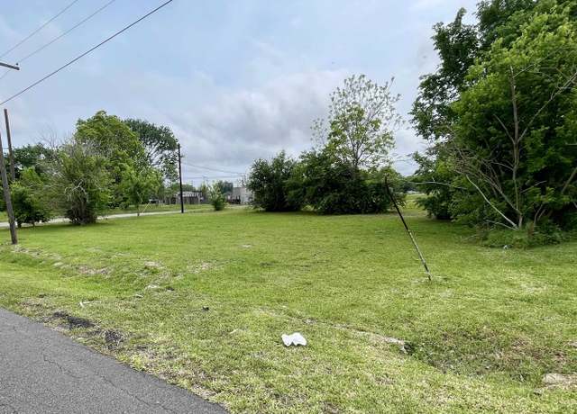 Property at 141 15th St, Port Arthur, TX 77640
