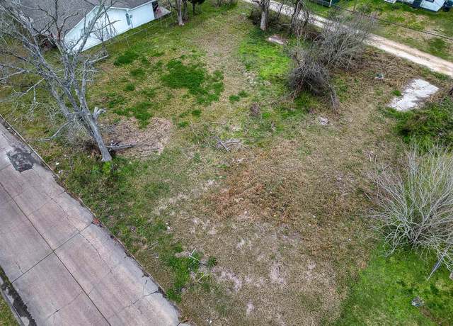 Property at 511 W Decatur, Orange, TX 77630