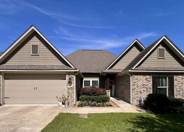 Property at 2240 Central Dr, Beaumont, TX 77706, 3 beds, 2 baths
