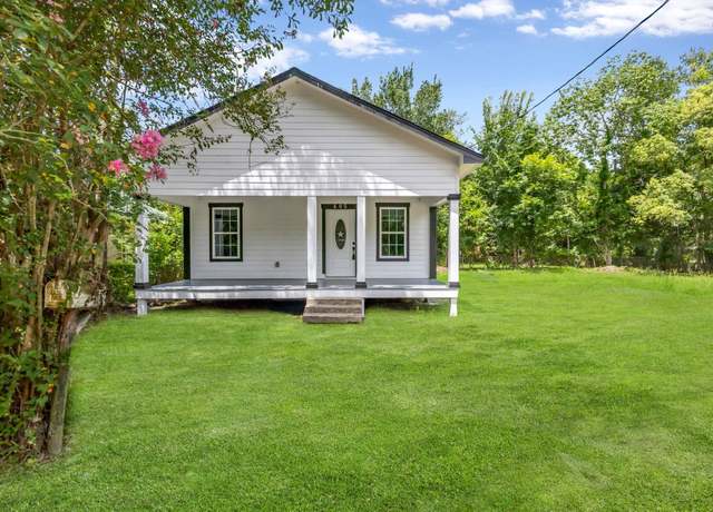Property at 405 Alder St, West Orange, TX 77630, 3 beds, 2 baths
