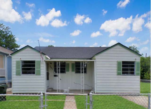 Property at 1032 W 5th St, Port Arthur, TX 77640, 3 beds, 2 baths