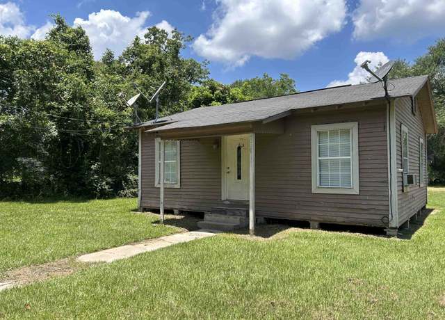 Property at 450 Mill St, Kountze, TX 77625, 2 beds, 1 bath