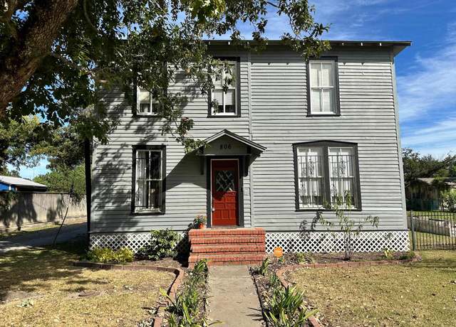 Property at 806 4th St, Orange, TX 77630, 5 beds, 2 baths